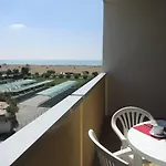 Comfortable With A Shared Pool-beahost * Bibione