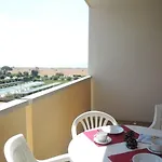 Comfortable With A Shared Pool-beahost *