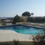 Comfortable With A Shared Pool-beahost