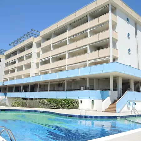 Comfortable With A Shared Pool-beahost Apartmán